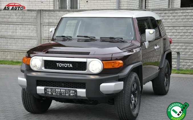 toyota fj Toyota FJ cena 85900 przebieg: 203000, rok produkcji 2007 z Bełchatów